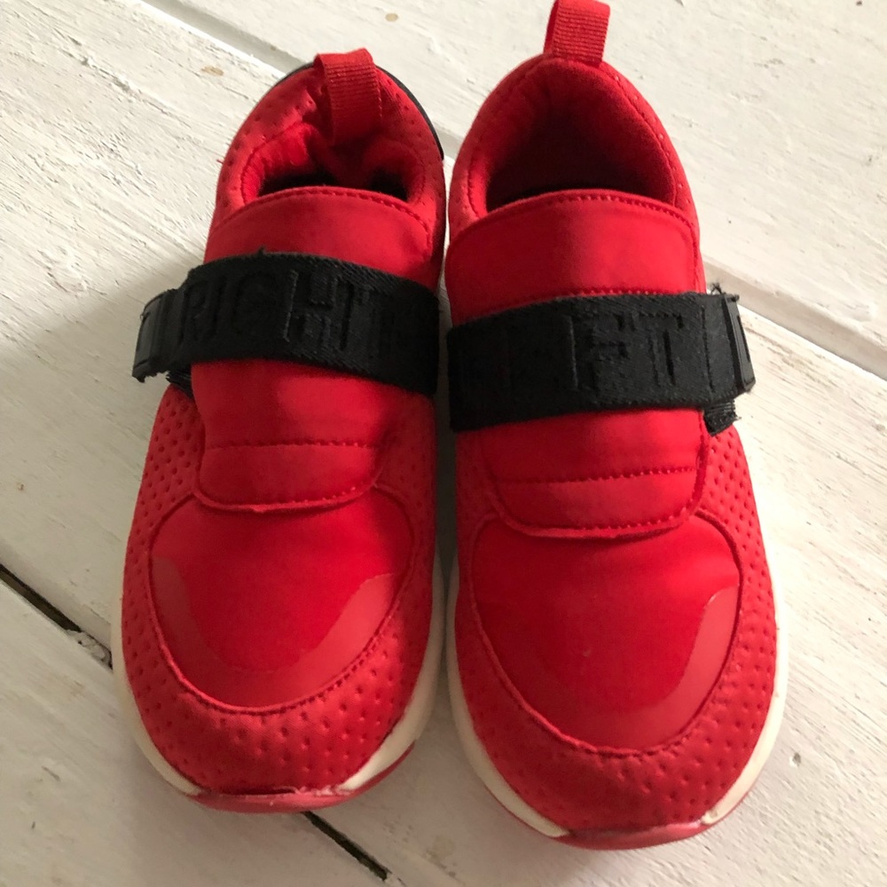 Zara toddler boy red black sneaker Size 26